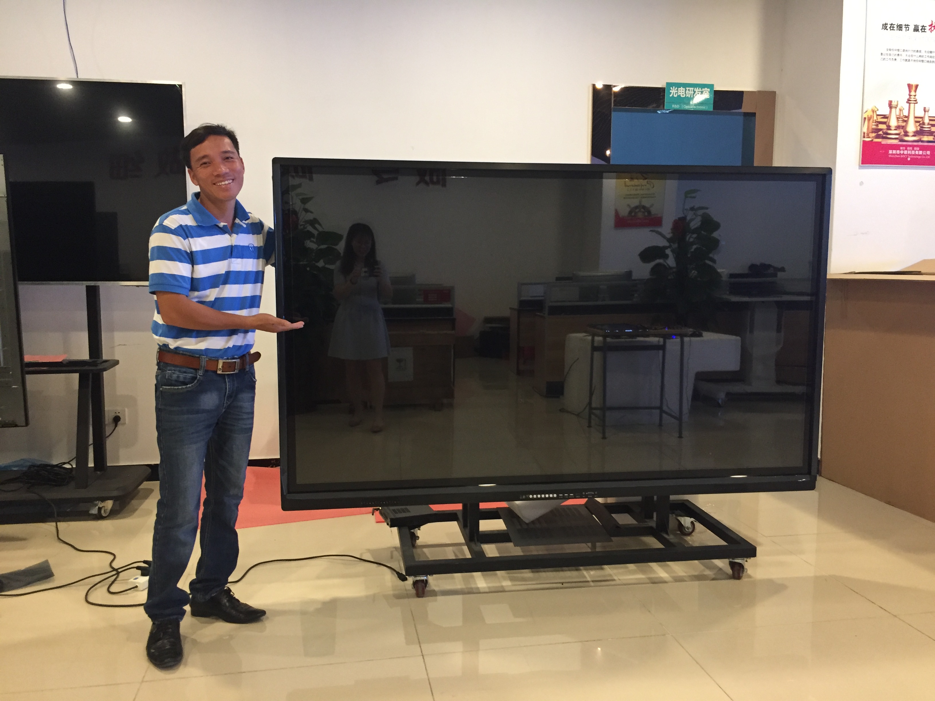 SHARPEYES Interactive flat panel